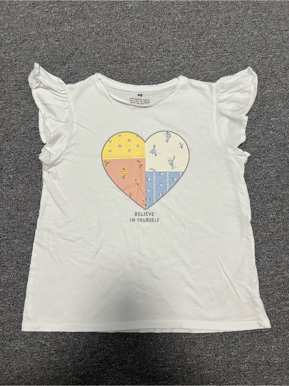 H&M Girl’s White Tee with Pastel Patchwork Heart and Flutter Sleeves 8-10T
